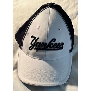 New York Yankees MLB Genuine Merchandise Adjustable Baseball Cap Navy White